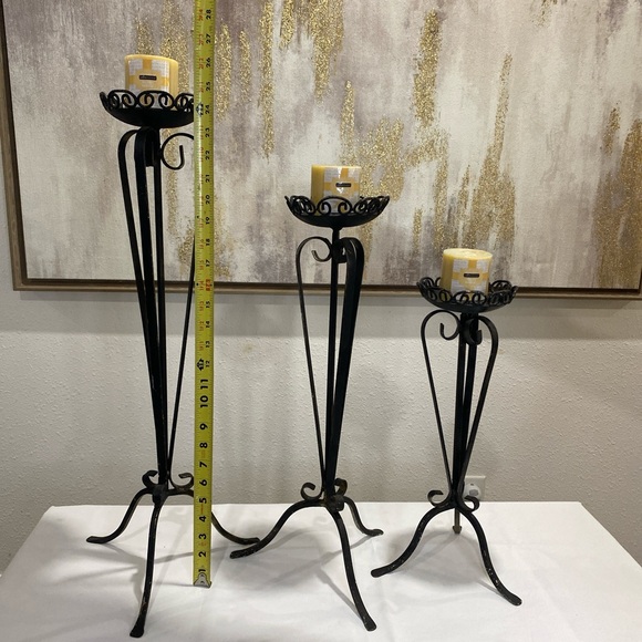 Elegant Black Iron Candle Holders Set - Picture 3 of 8